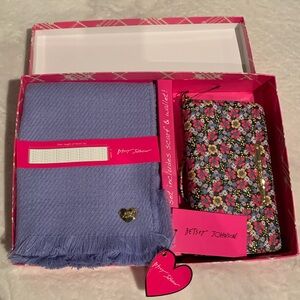 Betsey Johnson Floral Wallet/Wristlet and Lavender Scarf Gift Set Box NIB